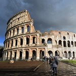 In Italy, a night curfew will be enacted, with four provinces completely closed