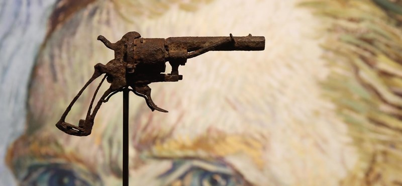 The most famous weapon in the history of art was sold "width =" 800 "height =" 370
