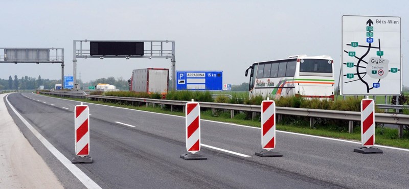 Burkolatot javítanak az M1-es autópályán, több szakaszon is csak egy sáv lesz használható