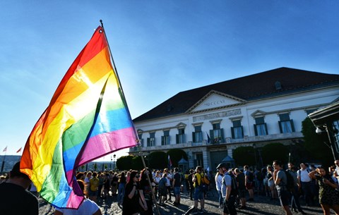 Auto Nyolc Halalos Aldozata Van Az M7 Es Autopalyan Tortent Buszbalesetnek Reszletek Hvg Hu