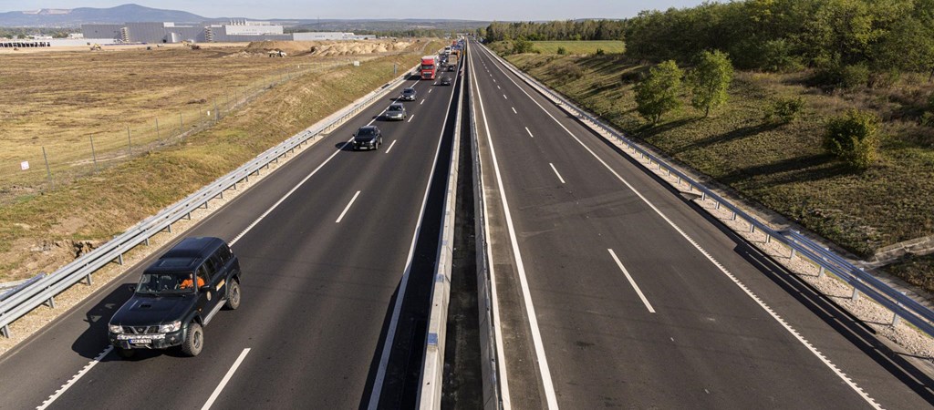 Auto Tobben Megserultek Egy Balesetben Az M7 Esen Szekesfehervarnal Hvg Hu