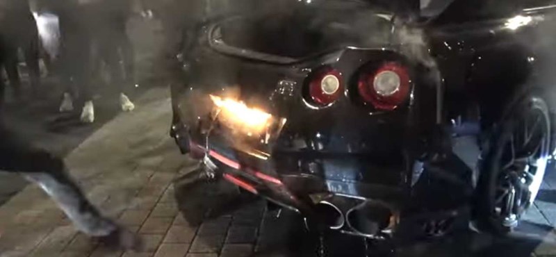 Addig túráztatták az utcán a Nissan 600 lóerős Godzilláját, hogy kigyulladt ? videó