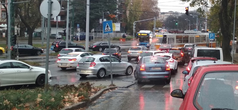 BKK: Budapestnek óriási problémát okoz a díjmentes parkolás